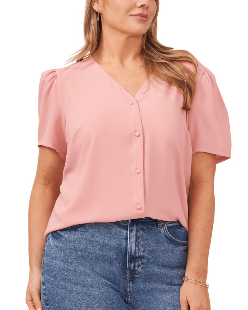 Front of a model wearing a size 0X Sarah Floral-Print Blouse in BLUSH-691 by 1.State. | dia_product_style_image_id:262547